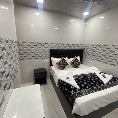 מומביי Hotel O Sai Residency מראה חיצוני תמונה