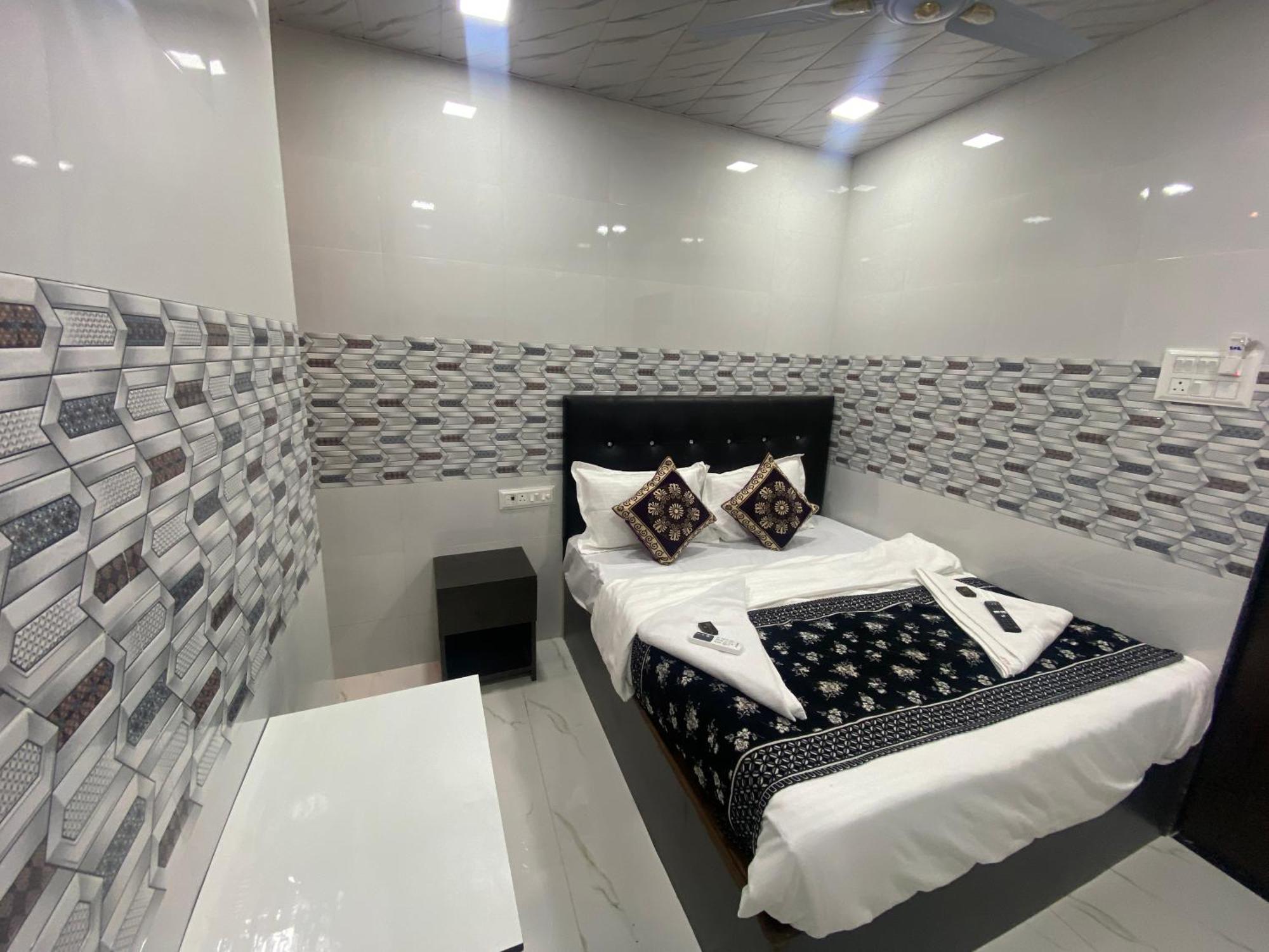 מומביי Hotel O Sai Residency מראה חיצוני תמונה